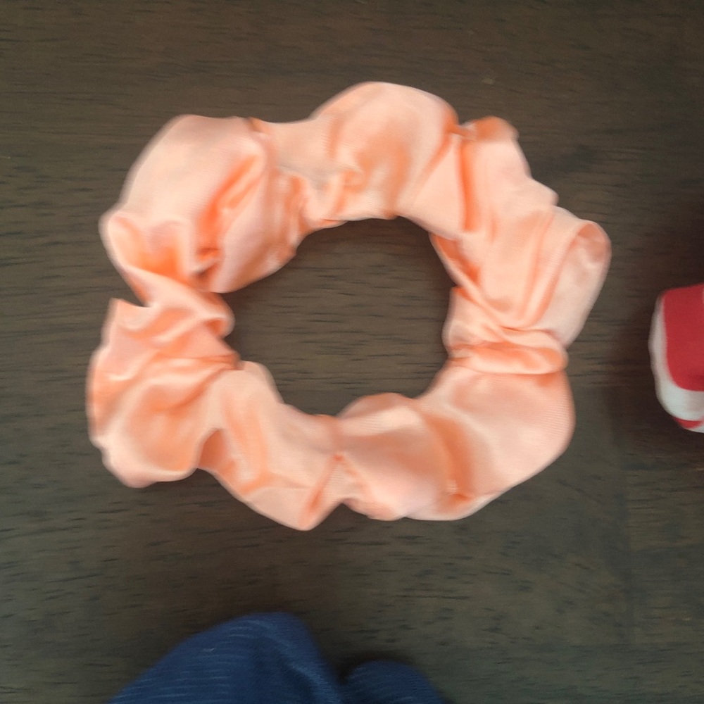 🍄 Women's Hair Scrunchie Set - Picture 2 of 8